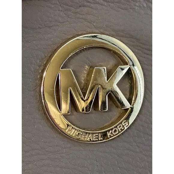 MICHAEL KORS, LARGE TAUPE, GRAY PEBBLED LEATHER SHOULDER BAG - Picture 7 of 16